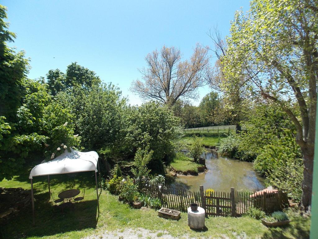 A La Mare Du Vieux Chene Bed and Breakfast Bellegarde-Poussieu Buitenkant foto